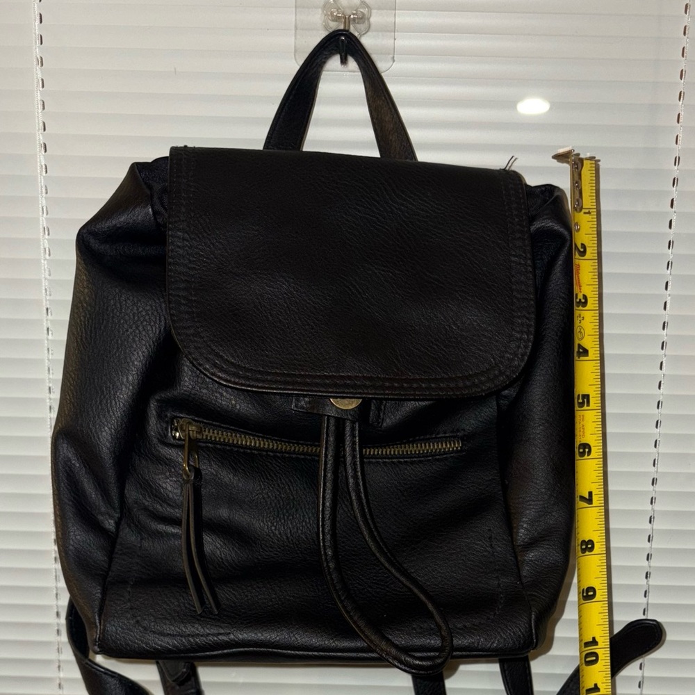 Universal Thread Black Backpack With Front Zip - image 3